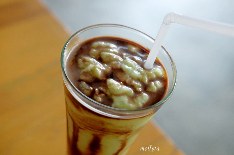Juice alpukat yang kental di Anonimo Coffee Medan