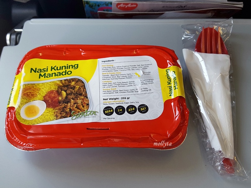 Menu Nasi Kuning Manado di penerbangan Air Asia