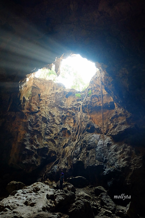 Lubang di Khao Luang Cave Phetchaburi
