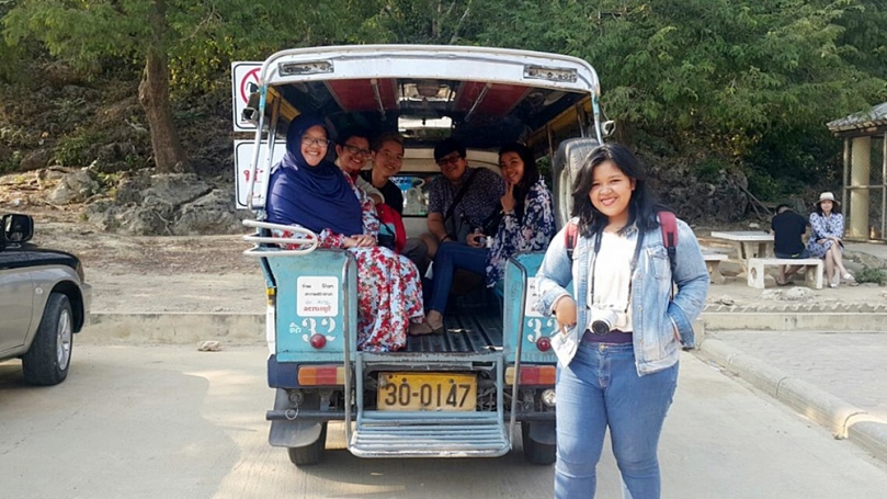 Naik tuk-tuk ke Khao Luang Cave Phetchaburi