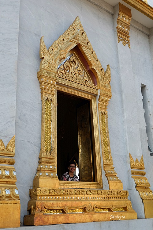 Tempat wisata terkenal Wat Traimit Wittayaram atau Golden Buddha di Bangkok