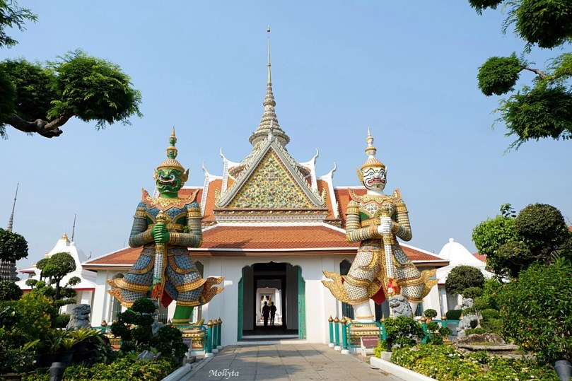 destinasi wisata Wat Arun di Bangkok