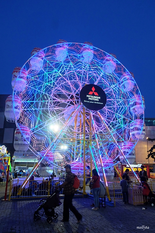 Ferris Wheel Mitsubishi XPANDER Plaza Medan Fair
