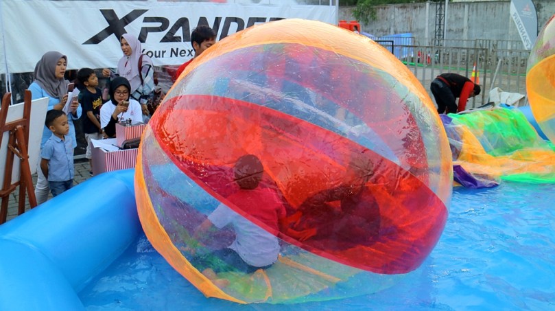 Balloon Pool Mitsubishi XPANDER Plaza Medan Fair