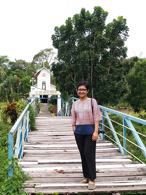 di gereja Katolik pulau Galang