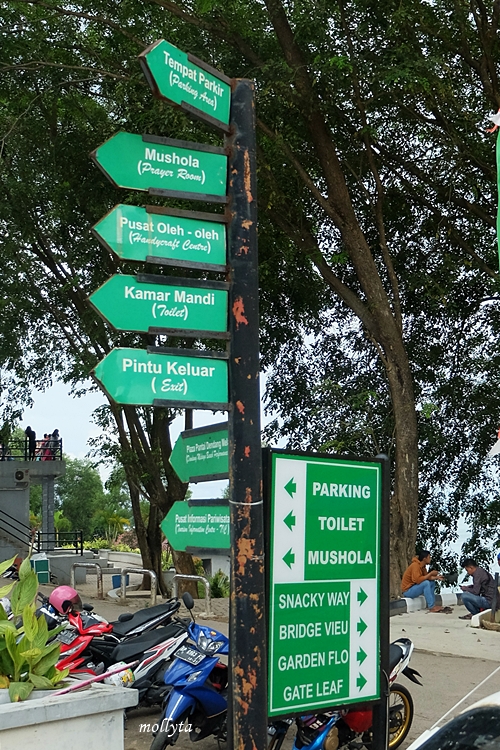 Petunjuk arah di Barelang Bridge