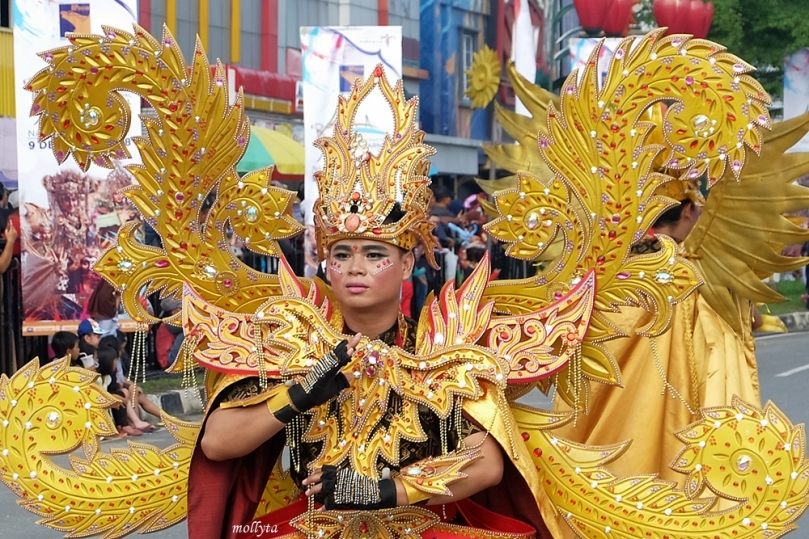 Parade kostum 5 Batam International Culture Carnival 2018