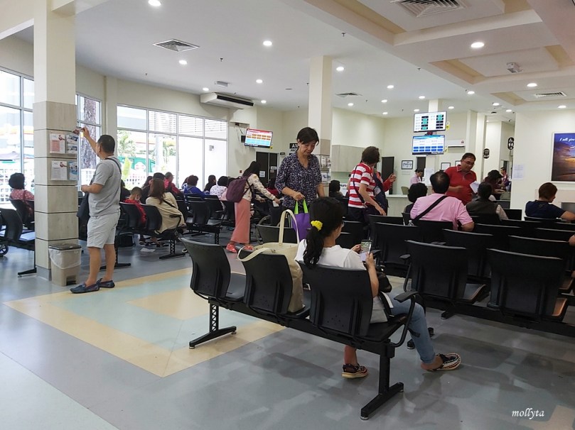 Ruang tunggu di Penang Adventist Hospital