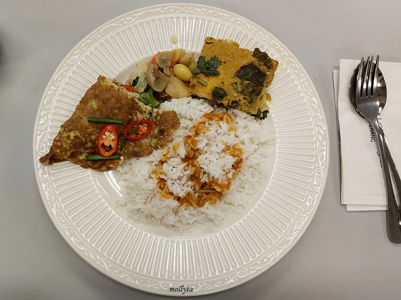 Menu makan siang di Gleneagles Hospital Penang