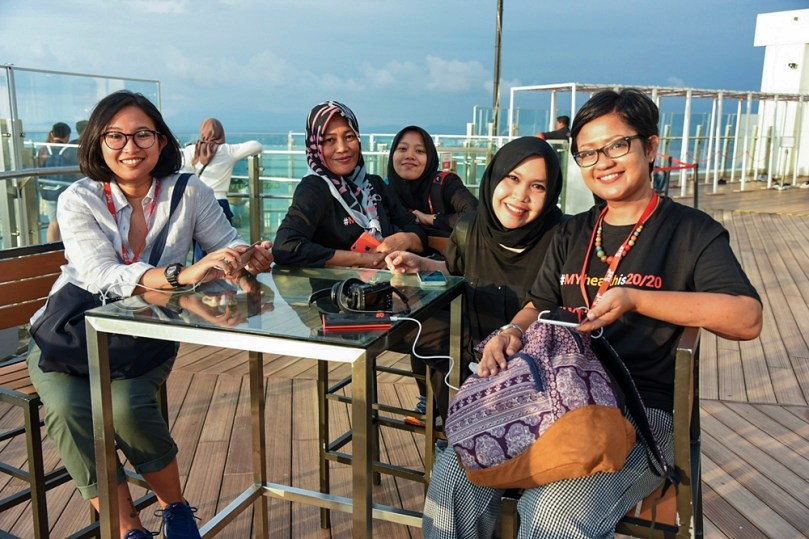 Di Lantai 68 The Top, Komtar