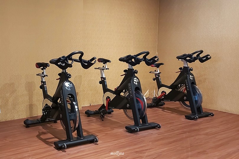 Sepeda statis di Black Gold Medan