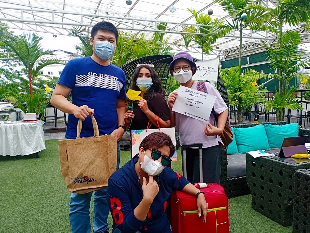 Photo challenge Miss Shophia Virtual Hunt 2021