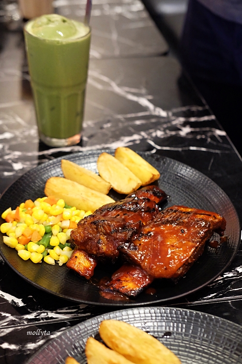 Menu steak bakar The Obonk Steaks